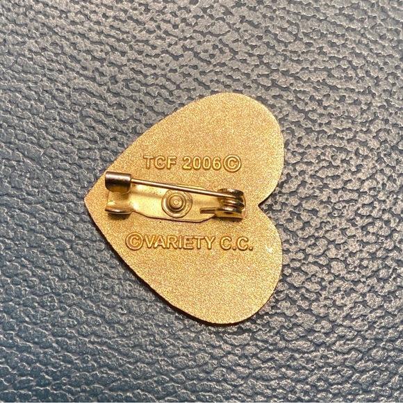 Eragon  Movie Heart Shaped  Collector’s  Dragon Pin 2007 - Picture 2 of 2